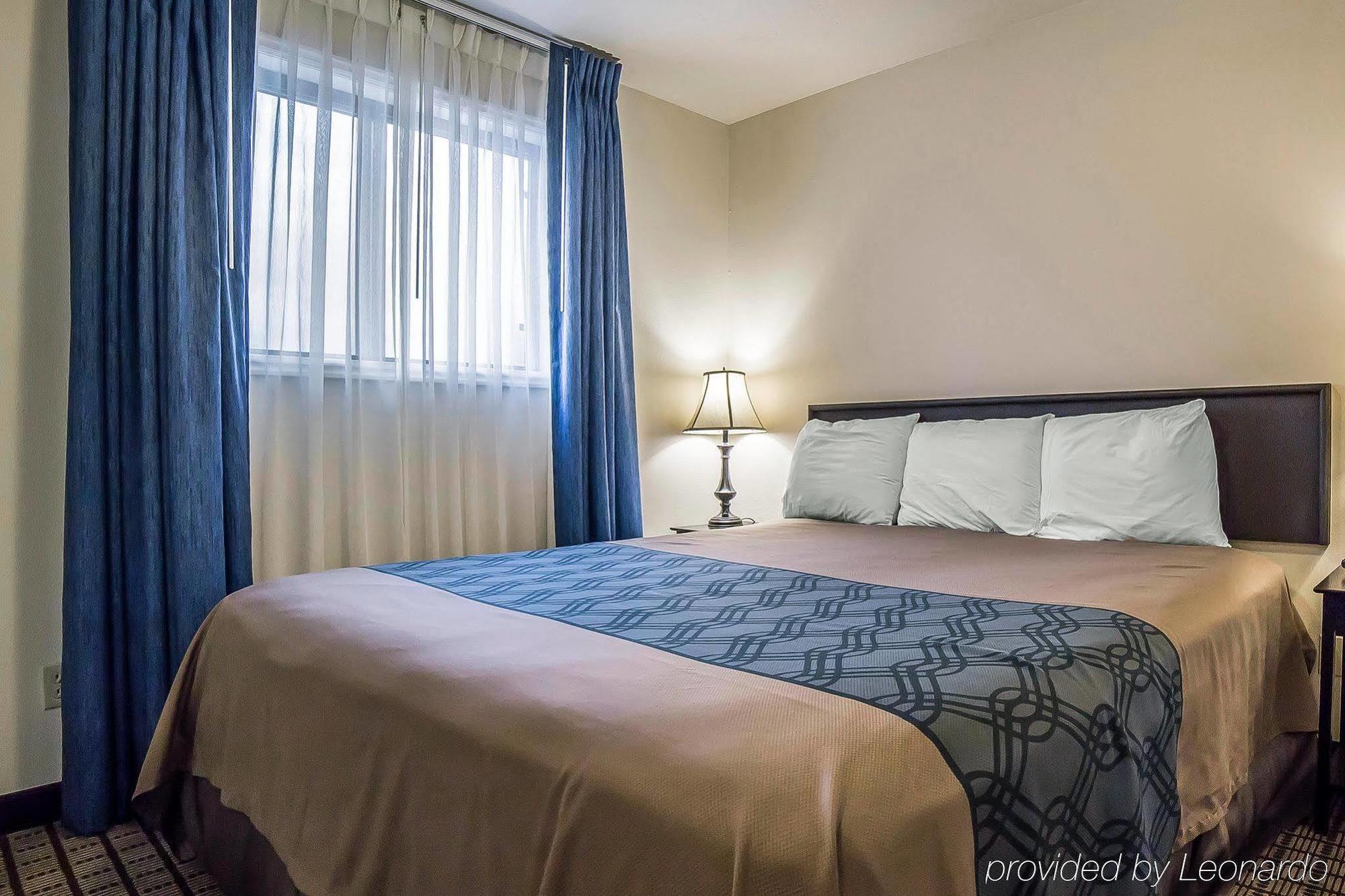 Econo Lodge Inn & Suites לוגאן מראה חיצוני תמונה