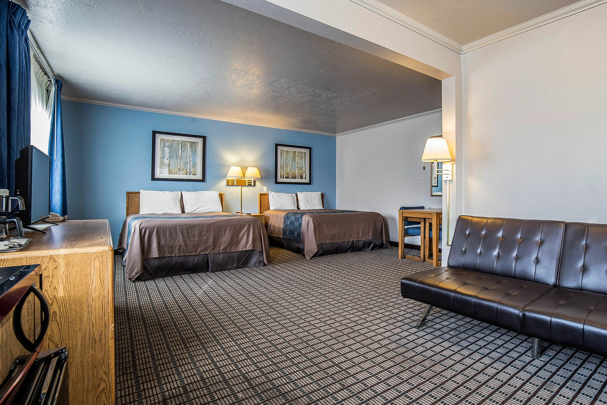 Econo Lodge Inn & Suites לוגאן מראה חיצוני תמונה